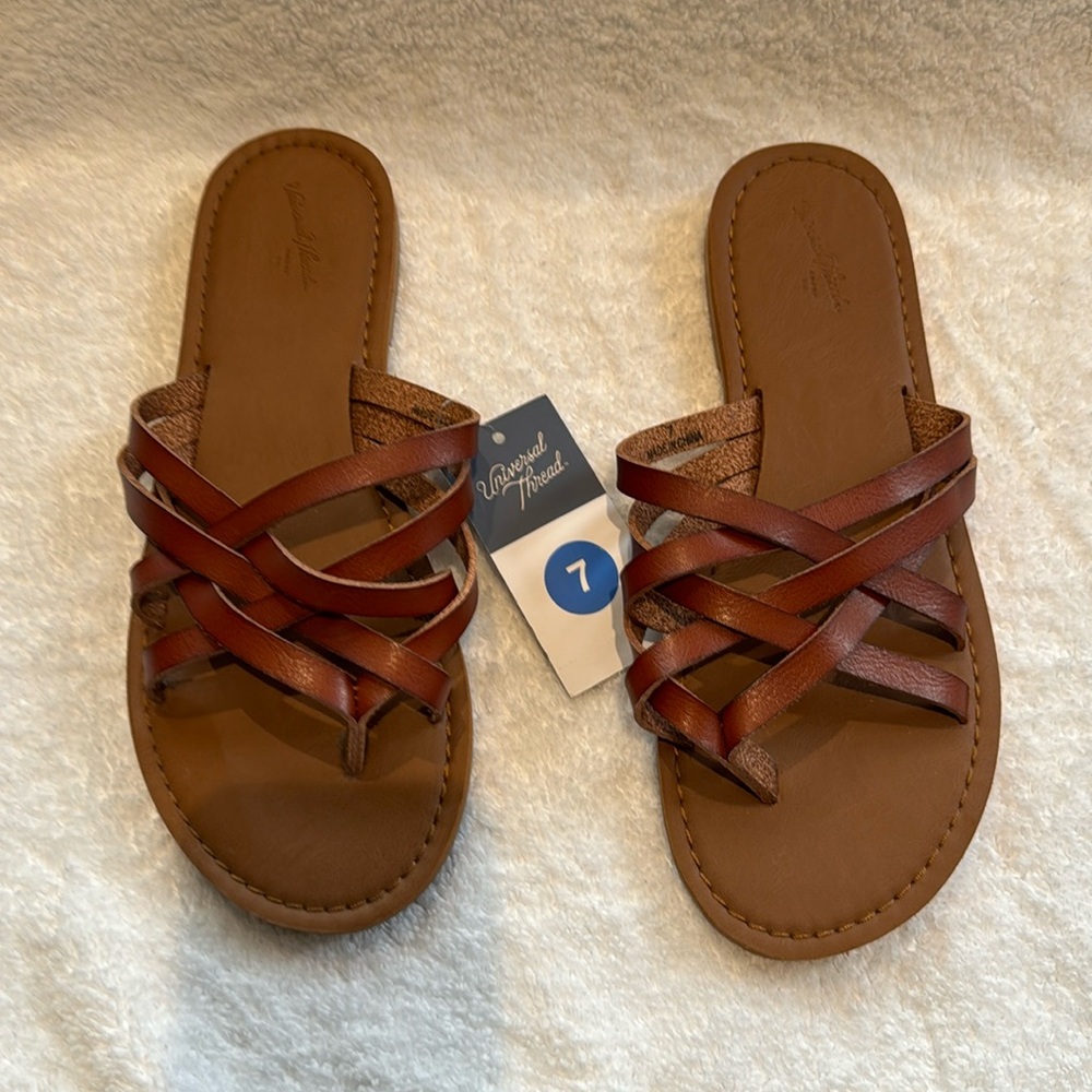 Universal Thread Women’s NWT Size 7 slide sandals Brown